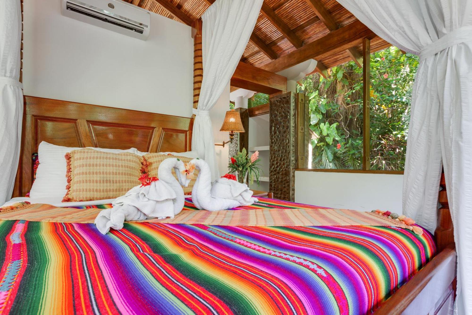 Ian Anderson Caves Branch Jungle Lodge Belmopán Exterior foto